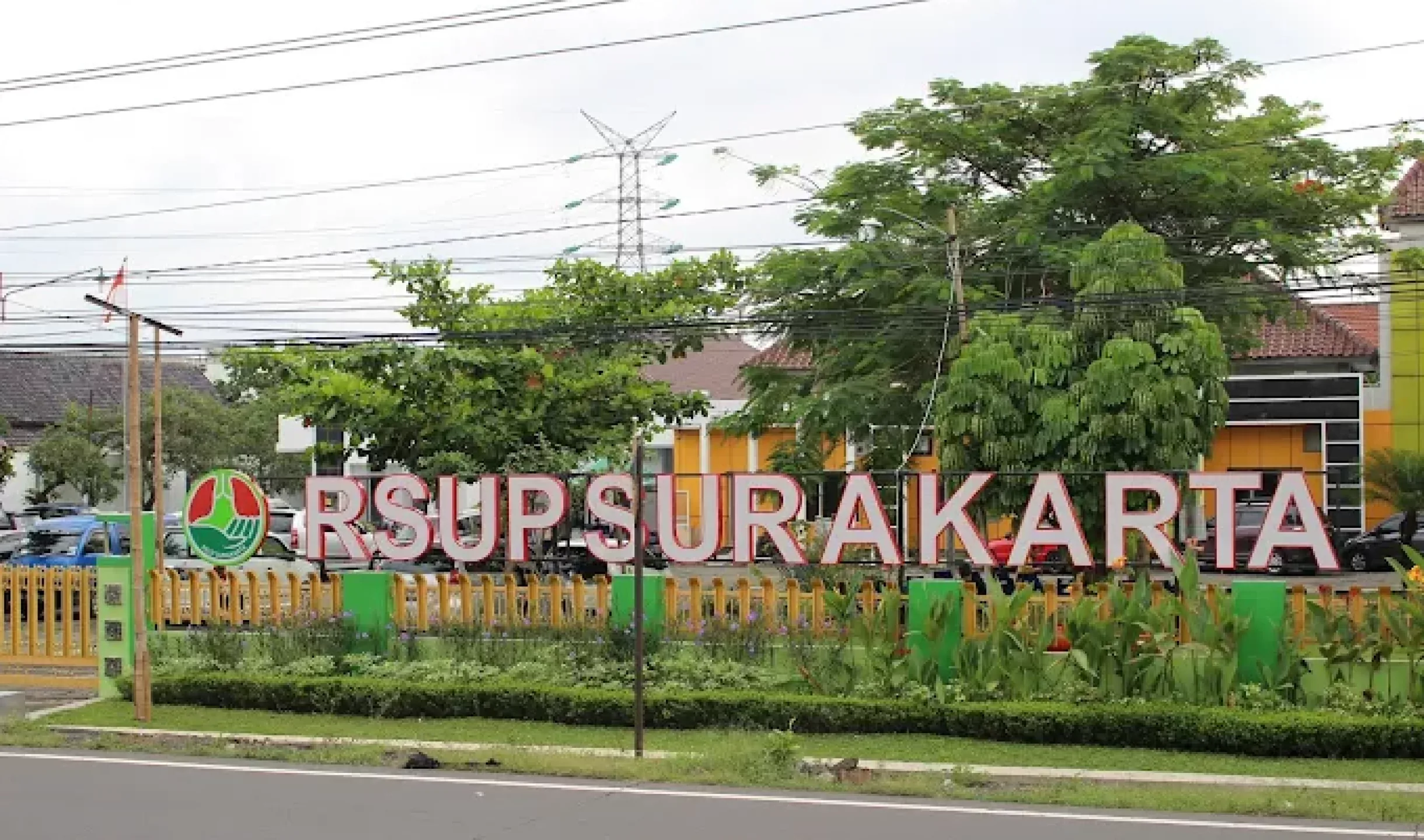 Gedung RSUP Surakarta